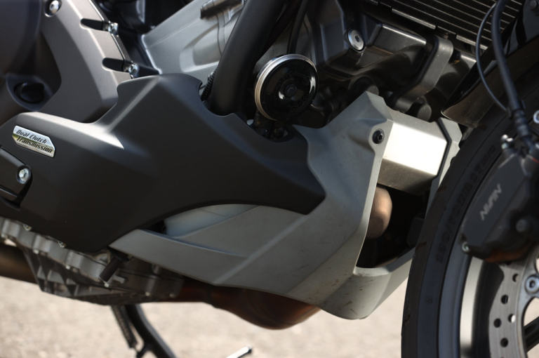 ホンダ NC750X DCT|エンジンガード風デザイン|ホンダNC750X DCTディテール写真解説【扱いやすさそのままにエンジン強化】