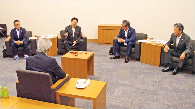 バイク駐車場環境改善問題|公明党オートバイ議員懇話会北側一雄会長との座談会|バイク駐車環境改善の議論を政治の場に〈2輪車利用環境改善部会レポート〉