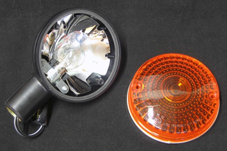 ホンダ CBX 1000|ウインカー|’80s国産名車・ホンダCBX完調メンテナンス【独創的な機構でも固有の弱点はほとんど皆無】