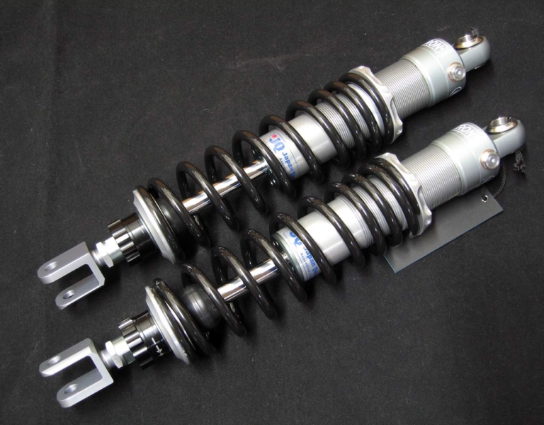 ホンダ CBX 1000|リヤショック|’80s国産名車・ホンダCBX完調メンテナンス【独創的な機構でも固有の弱点はほとんど皆無】