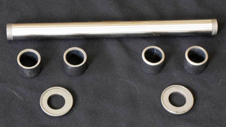 ホンダ CBX 1000|スイングアームピボット|’80s国産名車・ホンダCBX完調メンテナンス【独創的な機構でも固有の弱点はほとんど皆無】