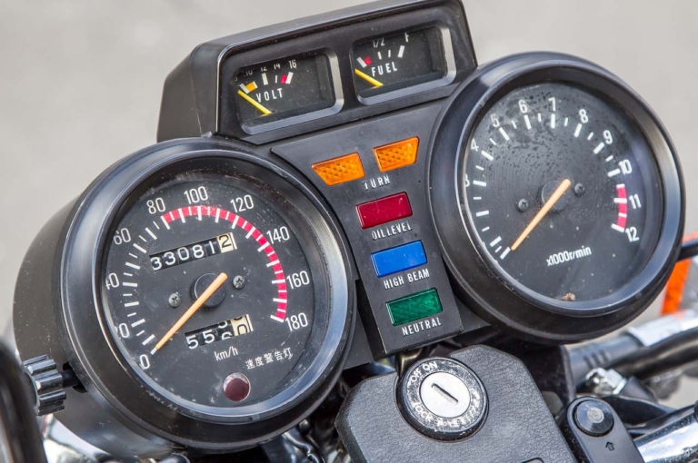 ヤマハ XJ400D|メーター|個性派&傑作揃いの”メーター”年代記〈’80年代#1〉カタナ/RZ250/CBX400F/XJ400D/XJ750D