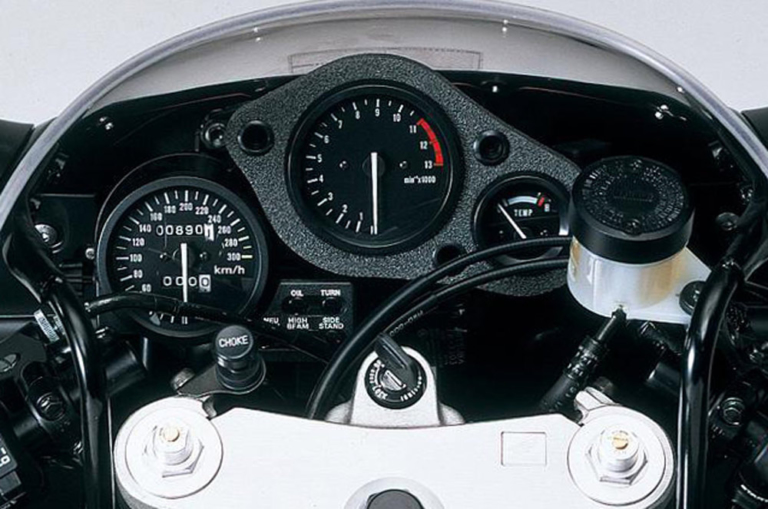 ホンダ CBR900RRファイアーブレード|メーター|個性派&傑作揃いの”メーター”年代記〈’90年代#1〉NR/CBR900RR/アフリカツイン/NSR250R/ハヤブサ