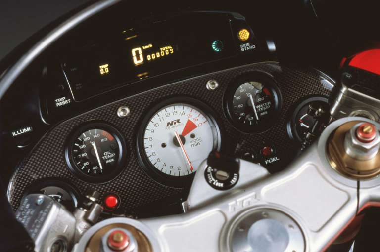 ホンダ NR|メーター|個性派&傑作揃いの”メーター”年代記〈’90年代#1〉NR/CBR900RR/アフリカツイン/NSR250R/ハヤブサ