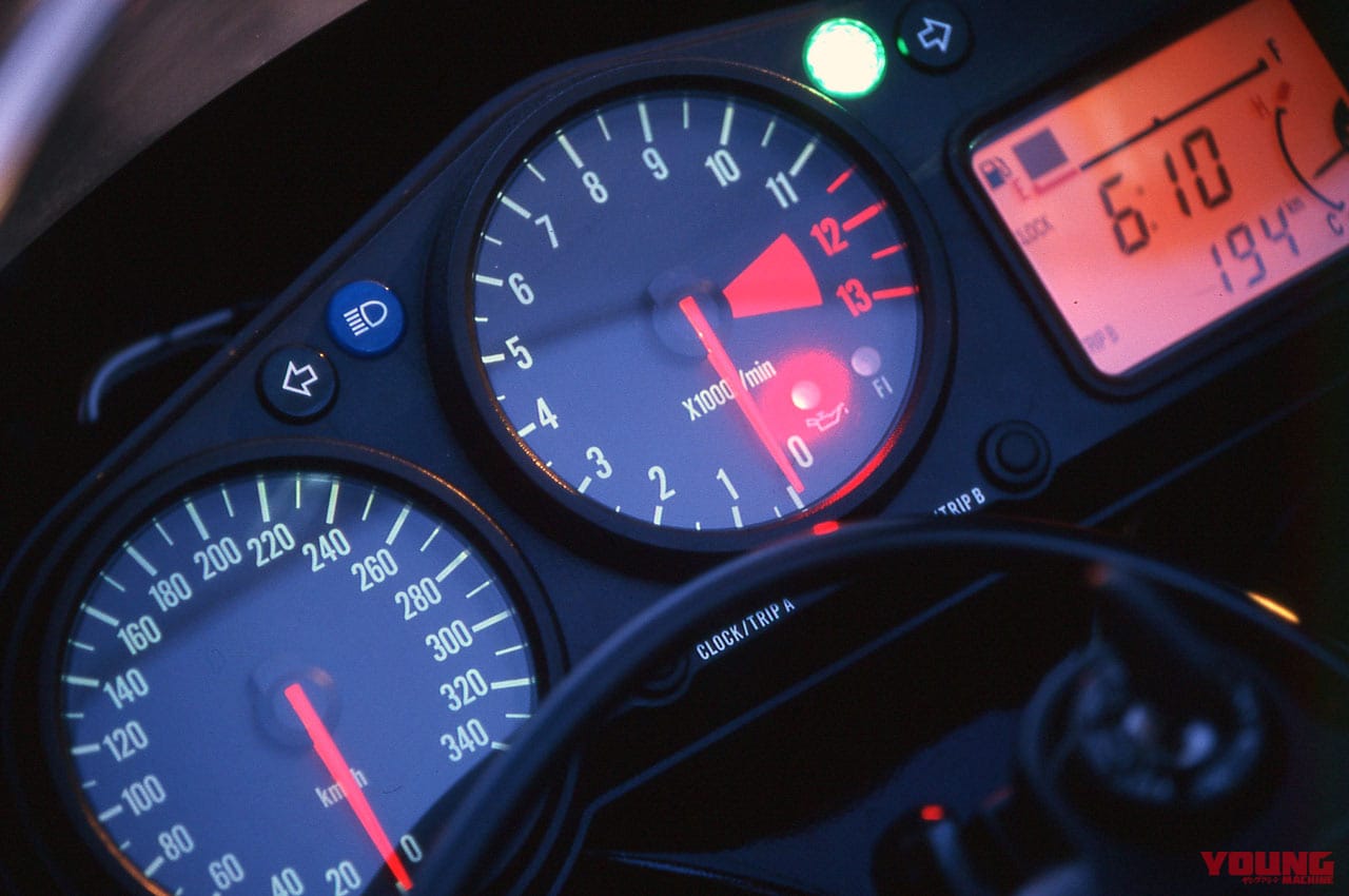 カワサキ ニンジャZX-12R|メーター|個性派&傑作揃いの”メーター”年代記〈’00年代#1〉スーパースポーツ編【デジタル速度計が増殖】