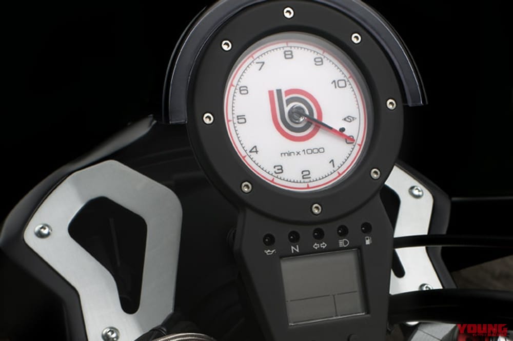 ビモータ DB6デリリオ|メーター|個性派&傑作揃いの”メーター”年代記〈’00年代#2〉ネイキッド編【もはやフォルムの一部。遊びゴコロ爆発!】