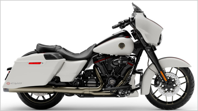 ハーレーダビッドソン CVOストリートグライド|個性派&傑作揃いの”メーター”年代記〈’00年代#3〉クルーザー編【気分盛り上がる抜群のデザイン性】