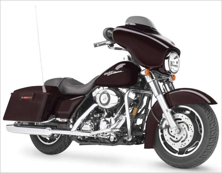 ハーレーダビッドソン FLHXストリートグライド|個性派&傑作揃いの”メーター”年代記〈’00年代#3〉クルーザー編【気分盛り上がる抜群のデザイン性】