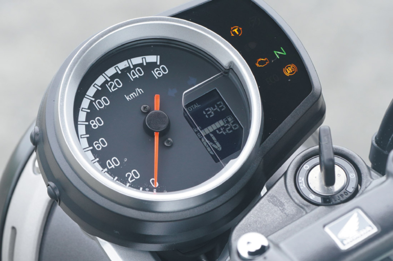 ホンダ GB350|メーター|個性派&傑作揃いの”メーター”年代記〈’10年代以降〉【カラー液晶がデビューしジワジワ浸透中】