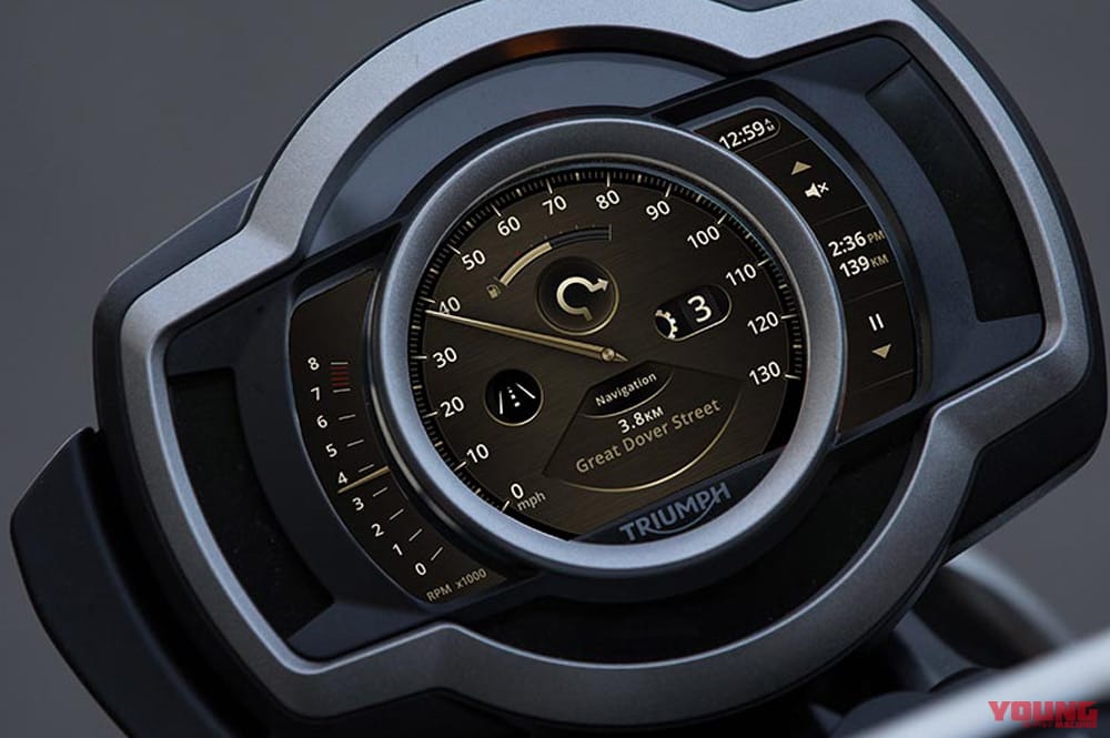 トライアンフ スクランブラー1200XC/XE|メーター|個性派&傑作揃いの”メーター”年代記〈’10年代以降〉【カラー液晶がデビューしジワジワ浸透中】