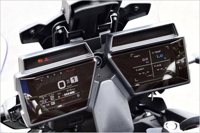 '21 ヤマハ トレーサー9 GT|バイクのメーターはどうやって作られるのか?〈メーカー直撃・開発者インタビュー〉