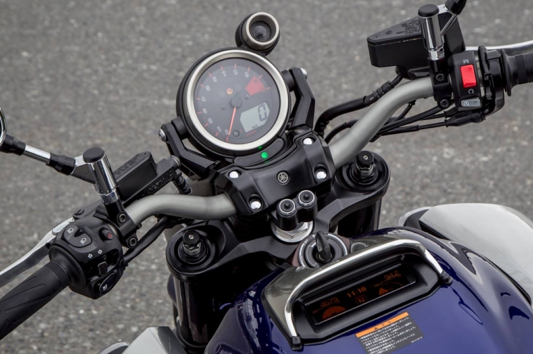 ヤマハVMAX1700|メーター|バイクのメーターはどうやって作られるのか?〈メーカー直撃・開発者インタビュー〉