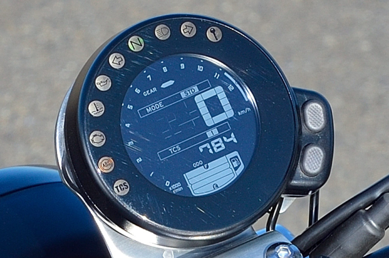 ヤマハXSR900|メーター|バイクのメーターはどうやって作られるのか?〈メーカー直撃・開発者インタビュー〉