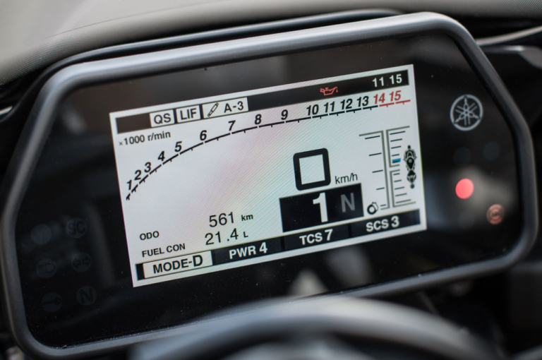 '15 ヤマハYZF-R1|メーター|バイクのメーターはどうやって作られるのか?〈メーカー直撃・開発者インタビュー〉