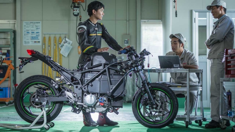 カワサキは2022年に電動ビークルを最低3台は登場させる！ ガソリン、水素、電気で未来を描く