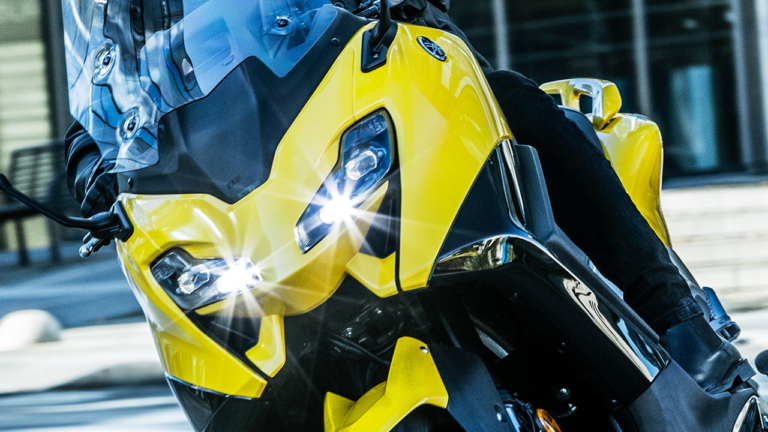 ヤマハ新型「TMAX／Tech MAX」がデザイン一新で登場！ 電子制御も大幅進化