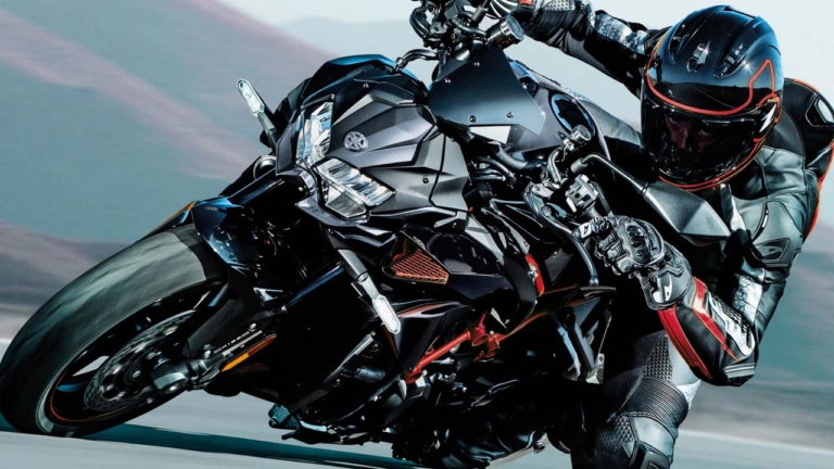 『Z』の王にニューカラー登場! カワサキ「Z H2/SE」2022年モデルで価格改定