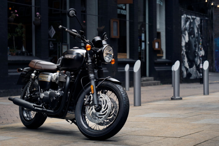Bonneville T120 Black Gold Line Edition|【今季限定】ハンドペイントの金色ライン! トライアンフがボンネビル系の7車種に特別仕様を設定