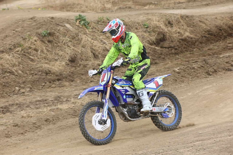 ライテク|タイミング|コーナリング|シッティング|どこに? どのタイミングで? なぜ座る? シッティング大研究〈渡辺学のオフロードライディング指南|後編〉