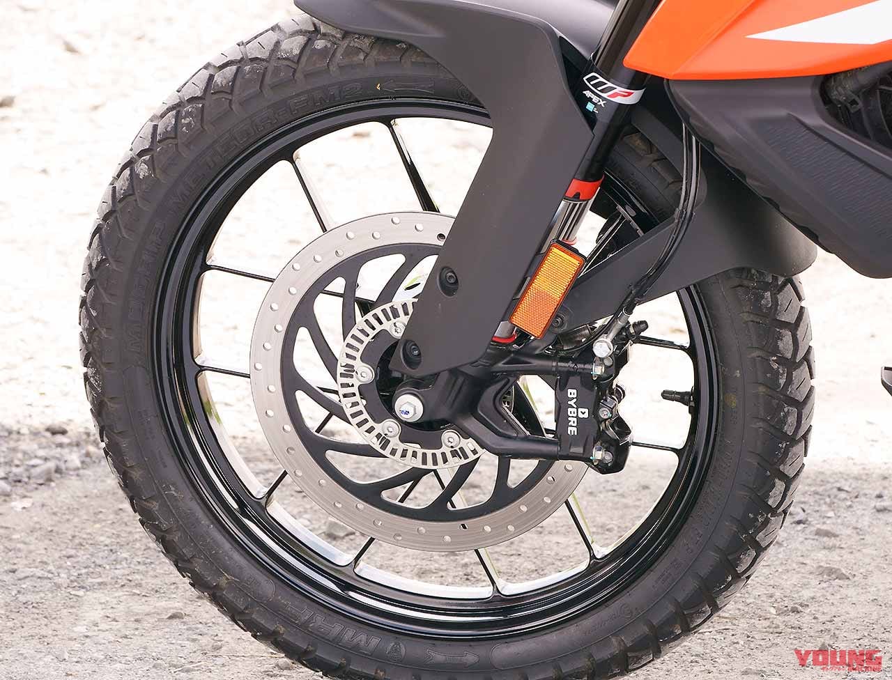 |KTM 250/390アドベンチャー試乗比較【ディテール編|取り回し軽快な単気筒マシン】