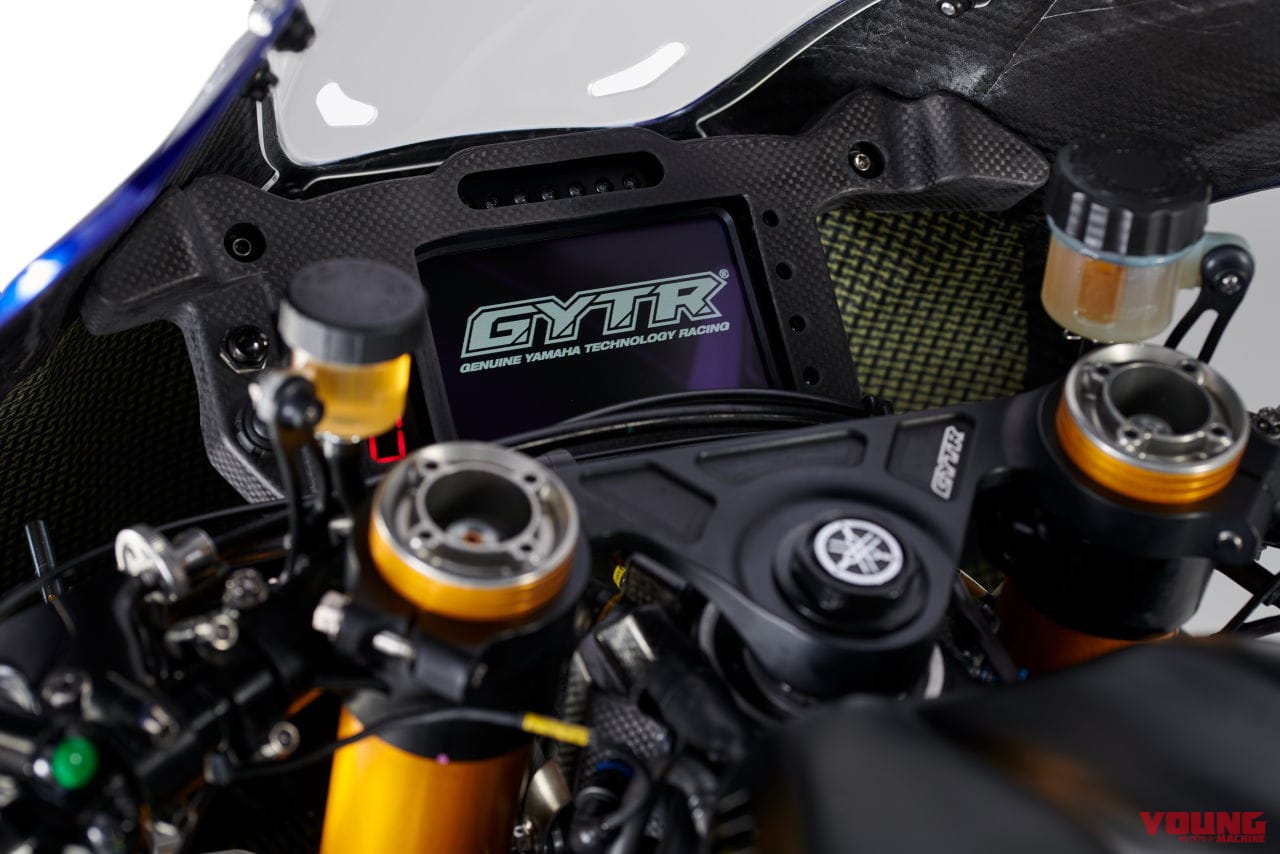 R1 GYTR VR46 Tribute|ヤマハがロッシに特別仕様「R1 GYTR VR46 Tribute」をプレゼント! お別れ会「One More Lap」で