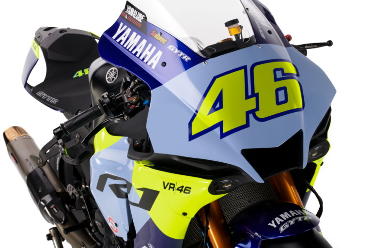 R1 GYTR VR46 Tribute|ヤマハがロッシに特別仕様「R1 GYTR VR46 Tribute」をプレゼント! お別れ会「One More Lap」で