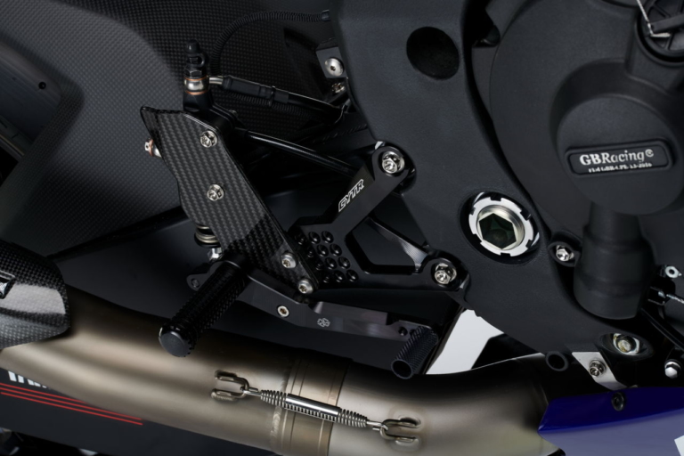 R1 GYTR VR46 Tribute|ヤマハがロッシに特別仕様「R1 GYTR VR46 Tribute」をプレゼント! お別れ会「One More Lap」で