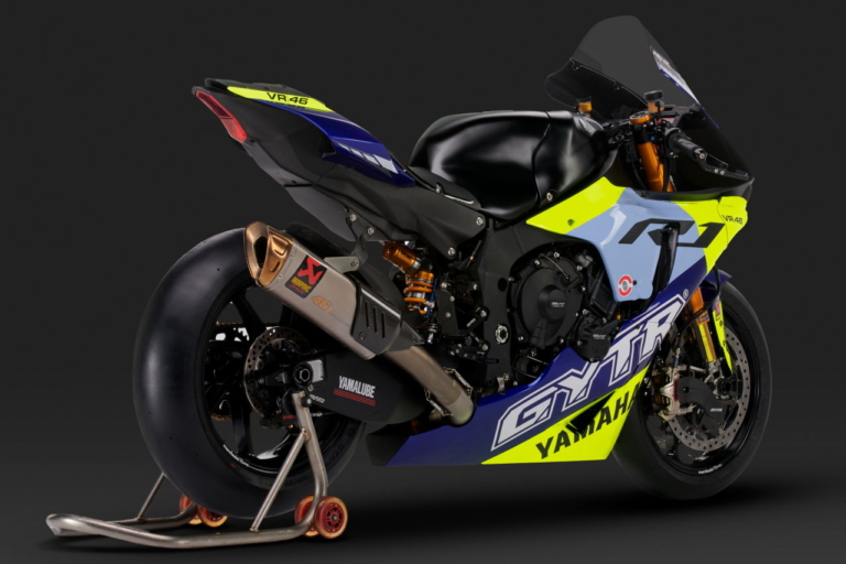 R1 GYTR VR46 Tribute|ヤマハがロッシに特別仕様「R1 GYTR VR46 Tribute」をプレゼント! お別れ会「One More Lap」で