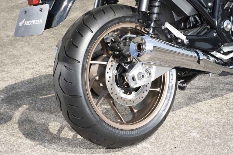 ホンダCB1100RSファイナルエディション | ホイール|最後の空冷4発をとくと見よ! ホンダCB1100ファイナルエディション【ディテール徹底解説】