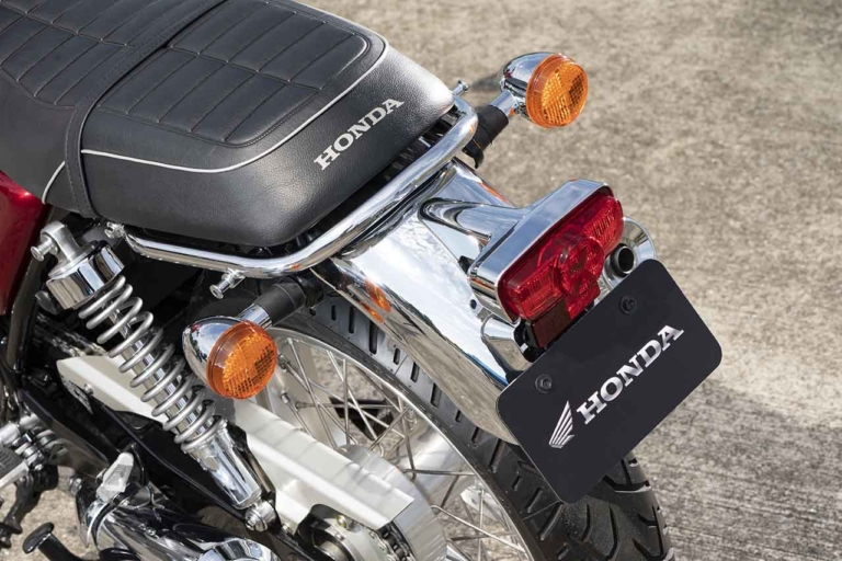 ホンダCB1100EXファイナルエディション | リヤフェンダー|最後の空冷4発をとくと見よ! ホンダCB1100ファイナルエディション【ディテール徹底解説】