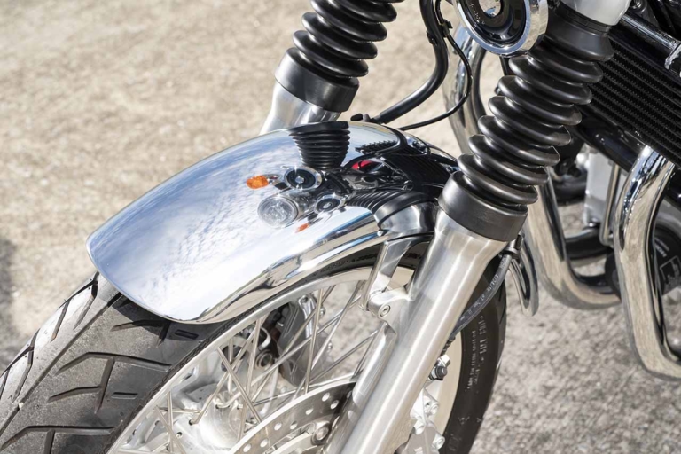 ホンダCB1100EXファイナルエディション | フロントフェンダー|最後の空冷4発をとくと見よ! ホンダCB1100ファイナルエディション【ディテール徹底解説】