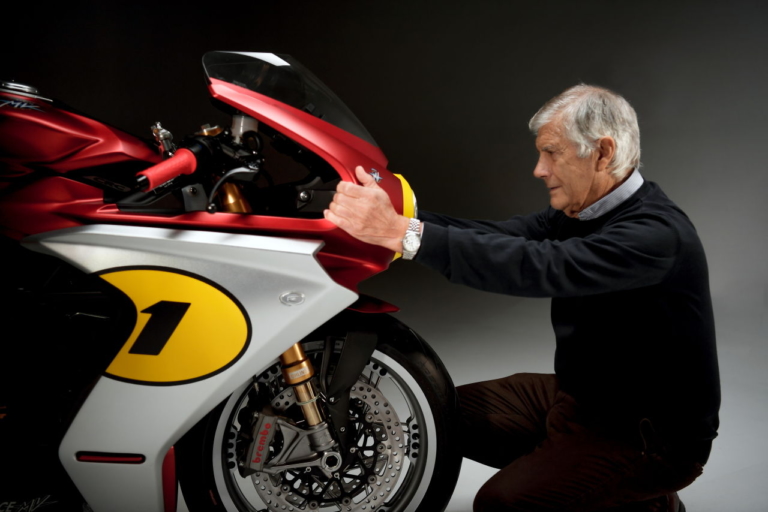Giacomo Agostini|世界限定311台のMVアグスタ「スーパーベローチェ アゴ」登場! やっぱりこの色が一番!?