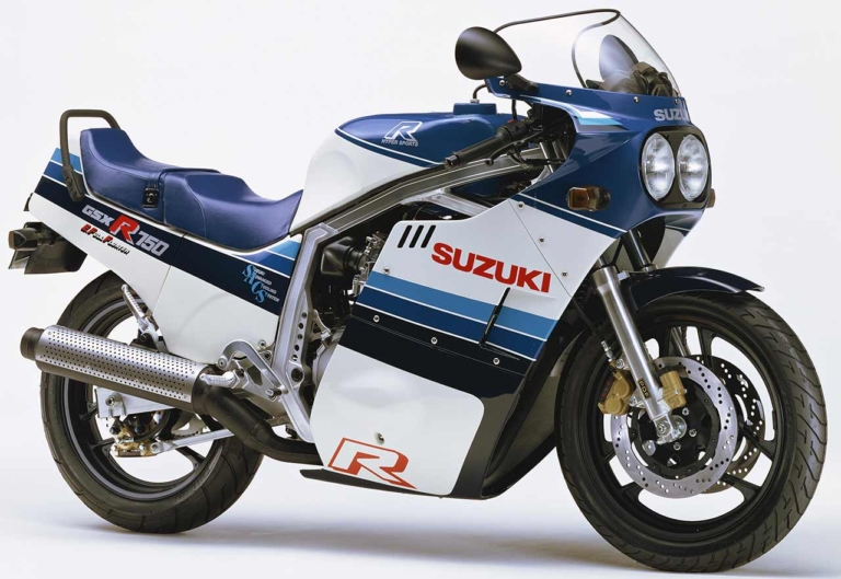 スズキGSX-R750|た、高すぎて手が……【驚異の爆上がり!? 】 高値で取り引きされる”絶版車”アルバム