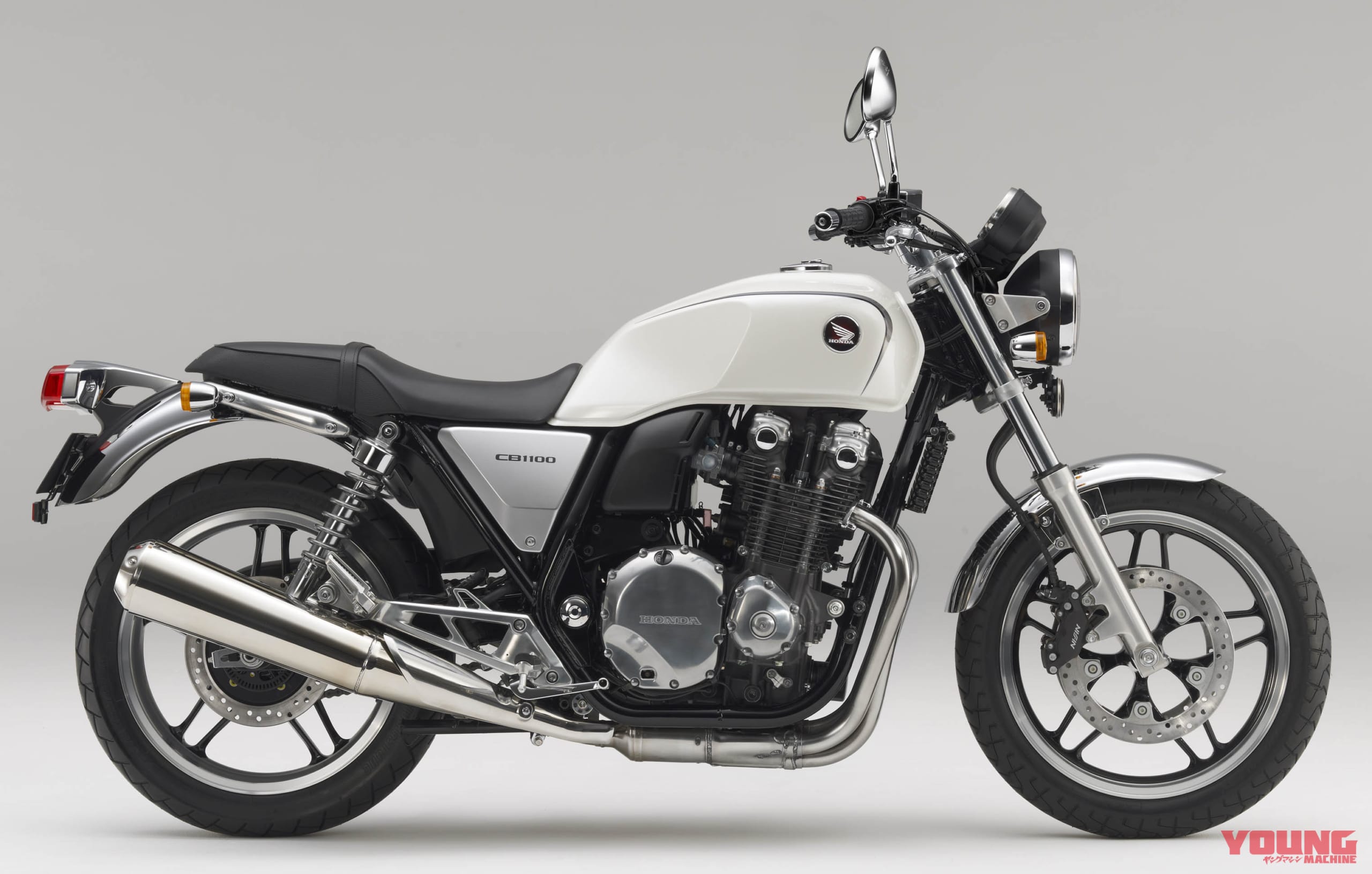 CB1100 タイプII/ABS|ホンダCB1100 歴代&全カラーオールアルバム前編【’10〜’12:拍手で迎えられた”第1世代”】