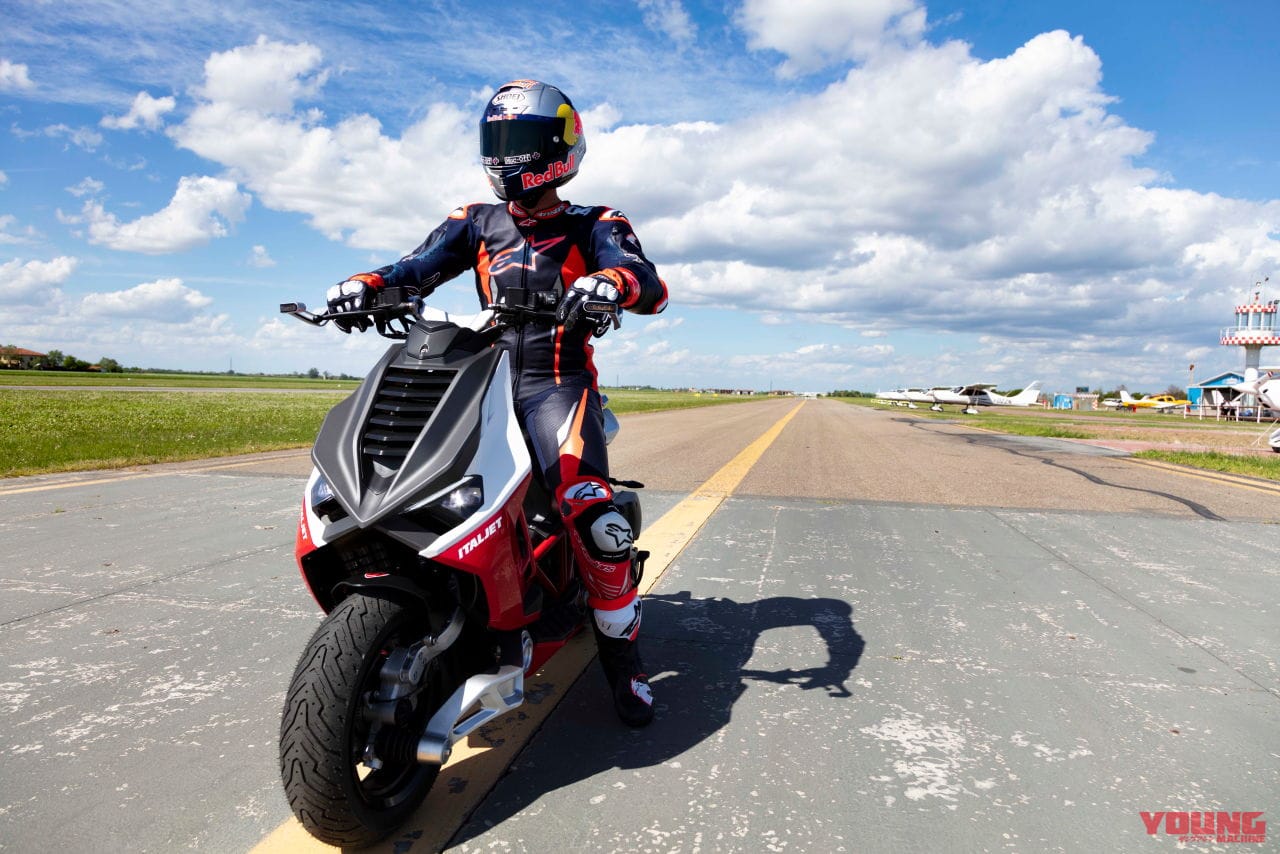 傾奇者スクーター イタルジェット ドラッグスター なんと電動バージョンも追加 Webヤングマシン 新車バイクニュース 傾奇者スクーター イタルジェット ドラッグスター なんと電動バージョンも追加 Webヤングマシン 新車バイクニュース