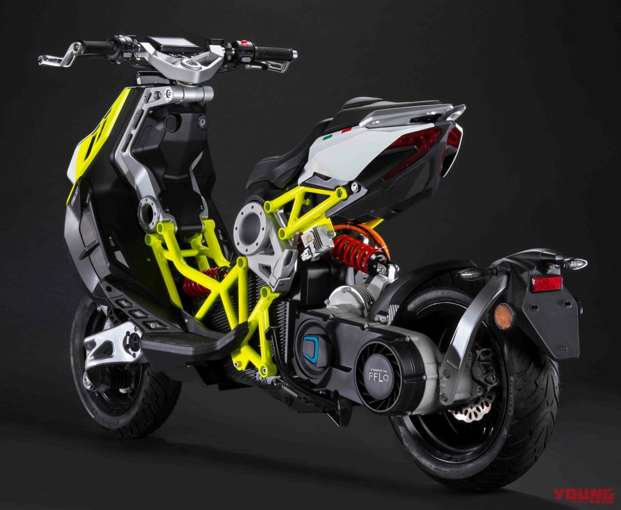 傾奇者スクーター イタルジェット ドラッグスター なんと電動バージョンも追加 Webヤングマシン 新車バイクニュース 傾奇者スクーター イタルジェット ドラッグスター なんと電動バージョンも追加 Webヤングマシン 新車バイクニュース