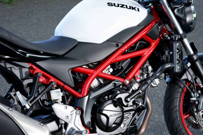 スズキ SV650 フレーム｜生産終了でも色褪せないスズキの名機SV650ABS! 中古車購入前に知りたいポジションと走行性能を、2021年モデル試乗レビューで振り返り【バイク選び】