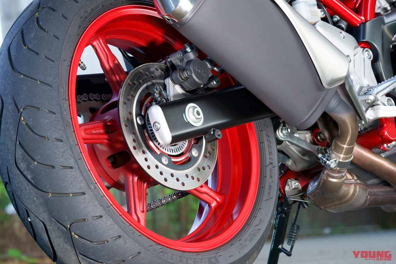 スズキ SV650 リアブレーキ|スズキ「SV650」秘伝の鼓動感が詰まった秀作Vツイン! エンジンの“気持ちよさ”に100%納得
