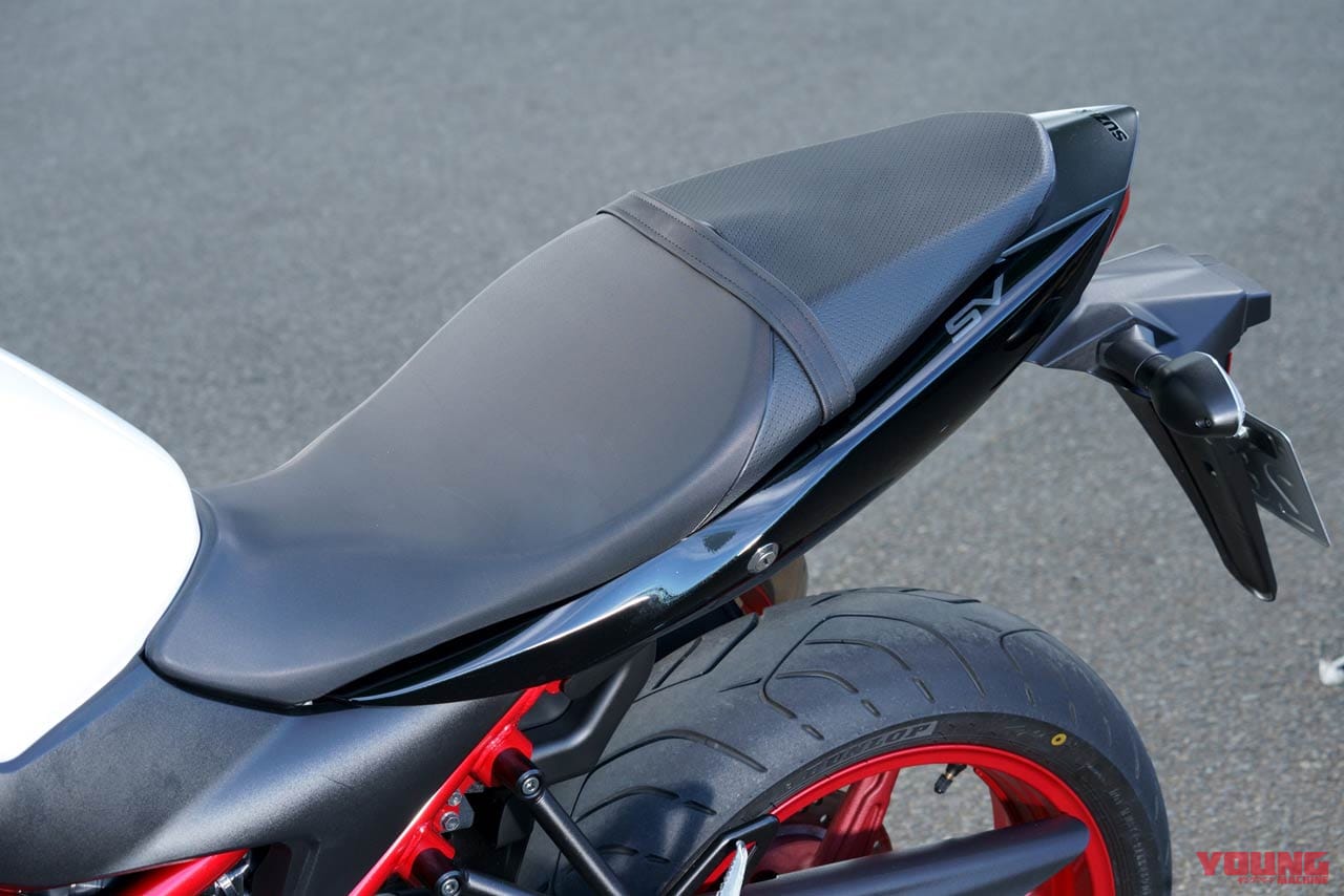 スズキ SV650 シート|スズキ「SV650」秘伝の鼓動感が詰まった秀作Vツイン! エンジンの“気持ちよさ”に100%納得