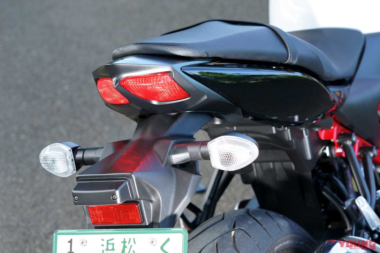 スズキ SV650 テールランプ&ストップランプ|スズキ「SV650」秘伝の鼓動感が詰まった秀作Vツイン! エンジンの“気持ちよさ”に100%納得