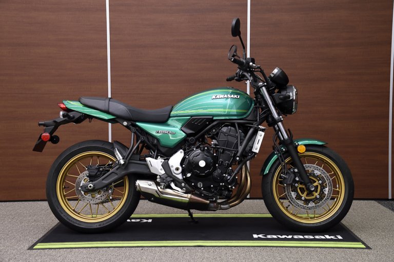 カワサキ|Z650RS|スタイリング||跨ったァァァァ! 新型カワサキZ650RSついに日本初公開!!〈編集長即出しレポ〉