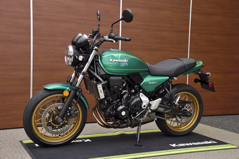 カワサキ|Z650RS|スタイリング||跨ったァァァァ! 新型カワサキZ650RSついに日本初公開!!〈編集長即出しレポ〉
