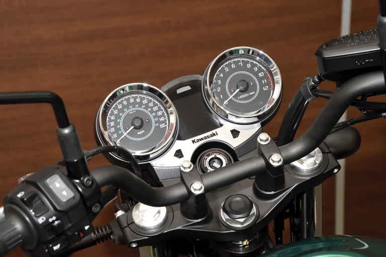 カワサキ|Z650RS|メーター||跨ったァァァァ! 新型カワサキZ650RSついに日本初公開!!〈編集長即出しレポ〉