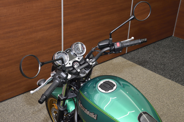 カワサキ|Z650RS|ハンドル|燃料タンク||跨ったァァァァ! 新型カワサキZ650RSついに日本初公開!!〈編集長即出しレポ〉