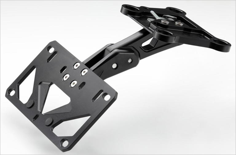 アエラ アルミ削り出しショートナンバープレートホルダー|創立30年で培ったアエラの世界観と技術がZ900RSのビレットパーツに凝縮