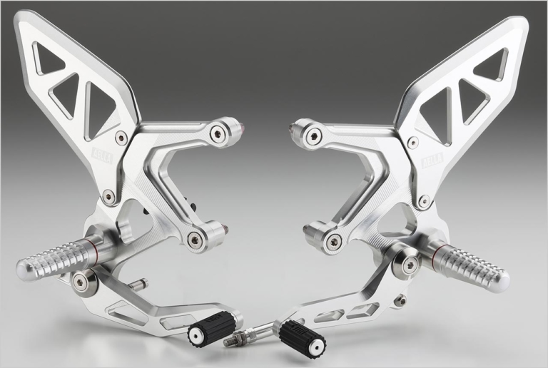 アエラ ライディングステップキット|創立30年で培ったアエラの世界観と技術がZ900RSのビレットパーツに凝縮