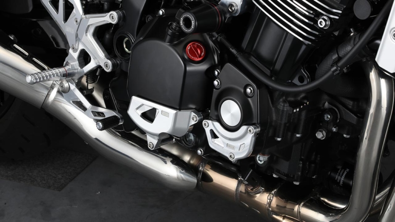 アエラ エンジンカバーガード3点セット|創立30年で培ったアエラの世界観と技術がZ900RSのビレットパーツに凝縮