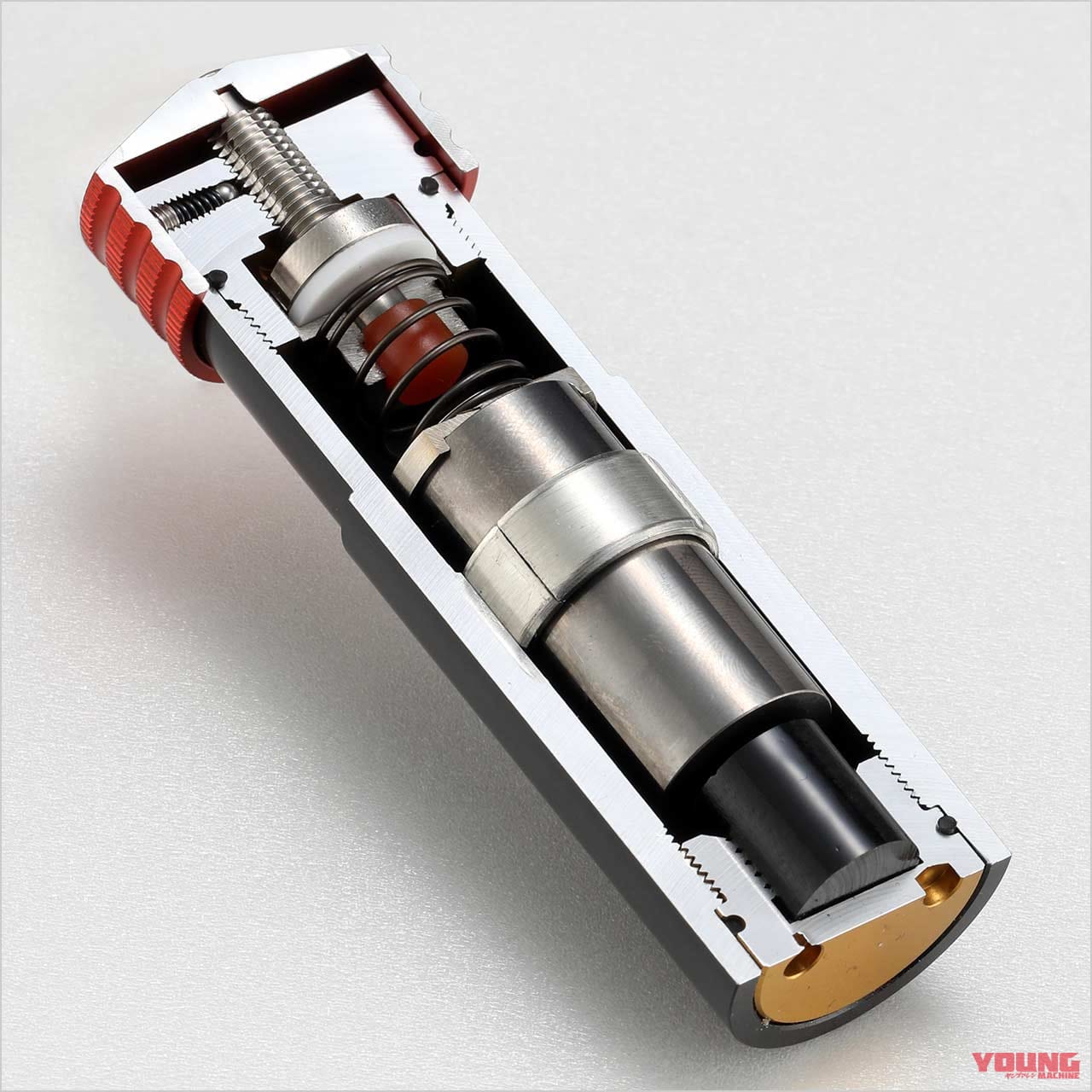 |バイク界に革命を起こす新技術「オーバーサスペンション」【走行安定性が格段に向上】