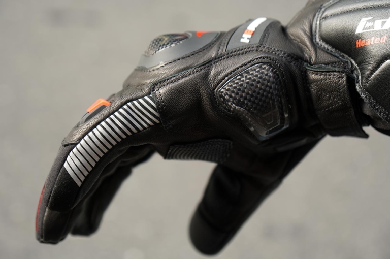 バイク用グローブ|アイディール ID-203ヒート3|アイディールのグローブ、ロング丈は安全性と機能性を向上。スタイリッシュなショート丈も新登場