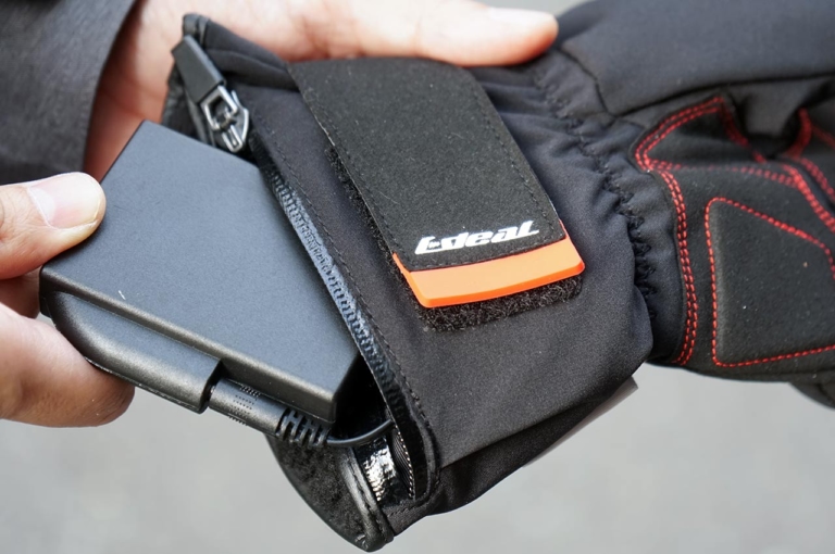 バイク用グローブ|アイディール ID-204ヒート4|アイディールのグローブ、ロング丈は安全性と機能性を向上。スタイリッシュなショート丈も新登場